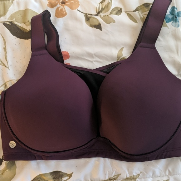 Cacique Other - Multiway Cacique sports bra. Plum color. Cacique Other - Multiway Cacique sports bra. Plum color.